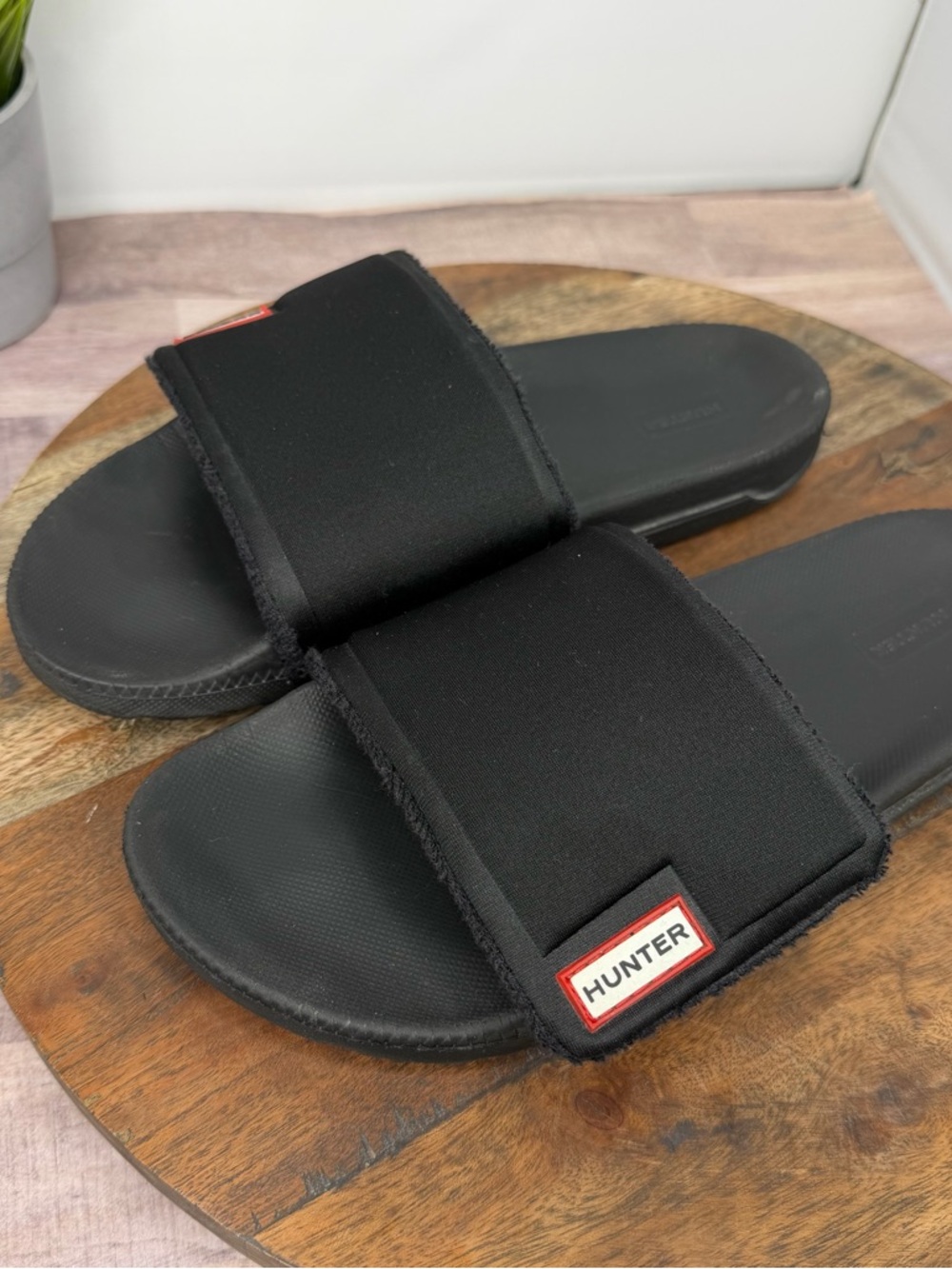 Hunter Black Logo Strap Slide Sandals - Size: 9 EU 40